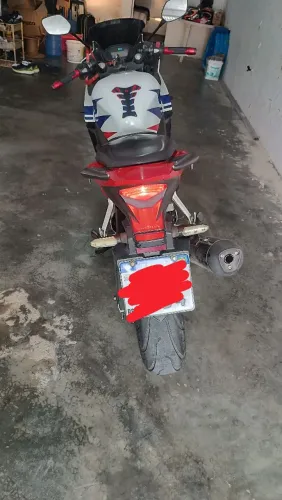 CBR 500R esportiva