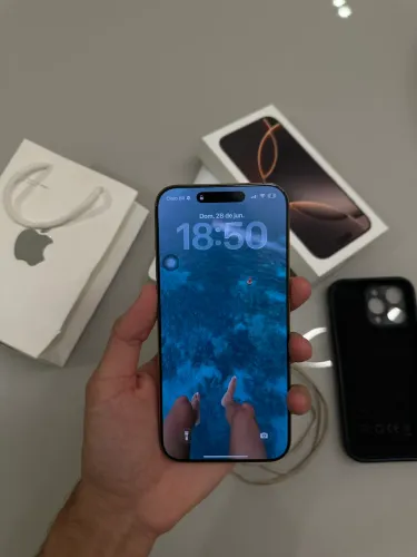 Vendo iPhone 16 pro Max Titanium 