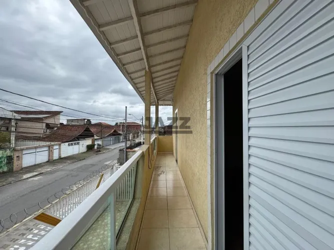 Casa à venda de condominio com 3 quartos, 2 banheiros- Tupiry- Praia Grande
