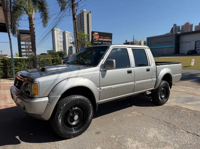 Mitsubishi L200 GLS 2.5 4X4 CD Diesel 2002
