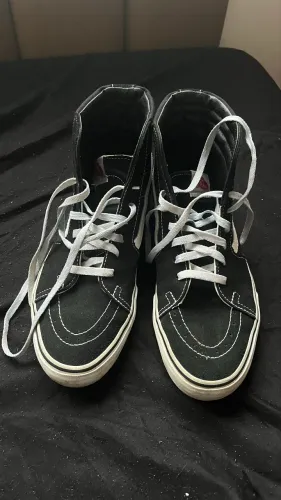 Vans Sk8-Hi + 2 bonés