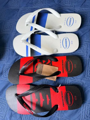 Vendo duas sandálias havaianas zeradas 40/41