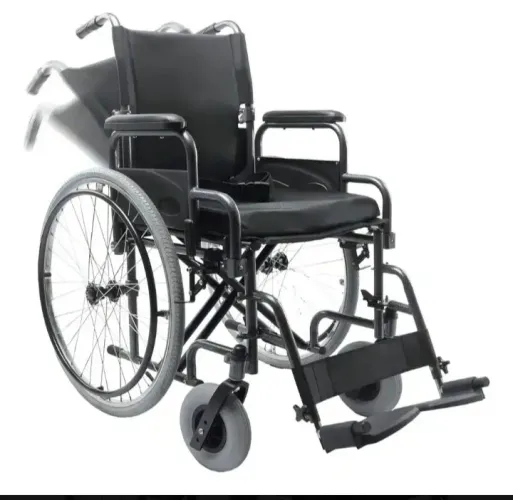 Vendo cadeira de rodas semi nova
