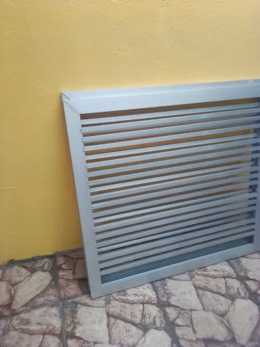 Duas grades 1x1 de alumínio