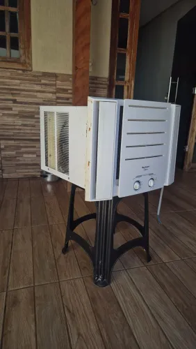 Ar Condicinado de Janela - Springer Midea - 10 mil BTUs /h - 220v