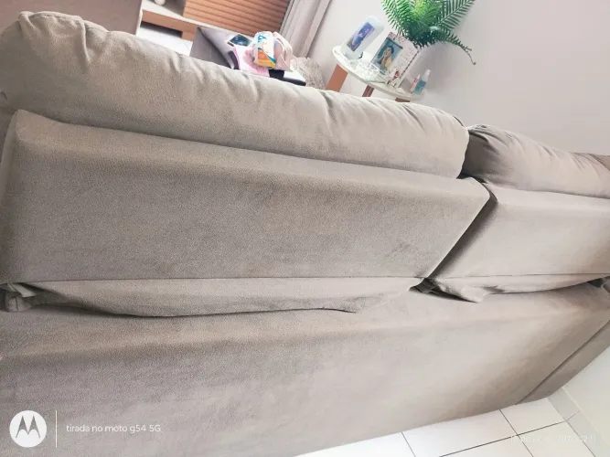 Vendo sofá de 03 lugares