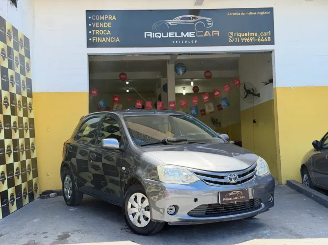 Toyota Etios XS 1.3 Flex 16V 5P Mec. 2013