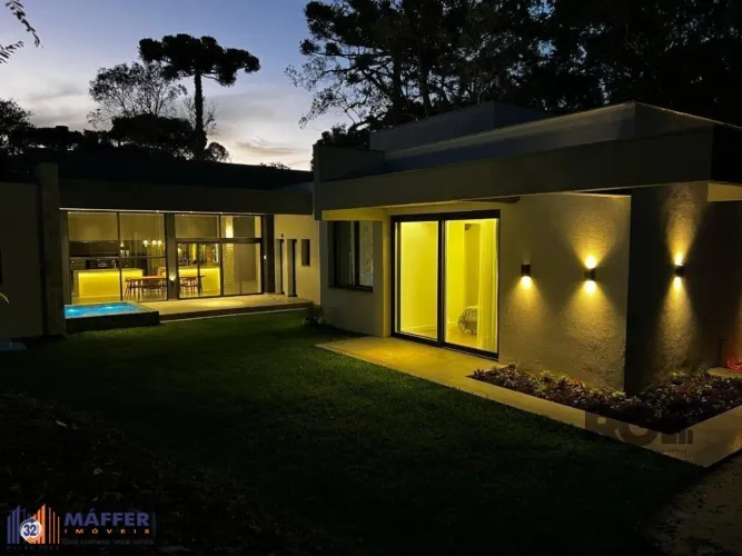 Casa toda térrea 400m2 , 3 suítes