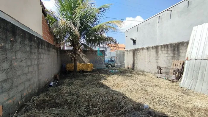 TERRENO PLANO E MURADO NO JARDIM PRIMAVERA-SP