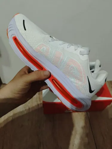 NIKE VOMERO PREMIUM