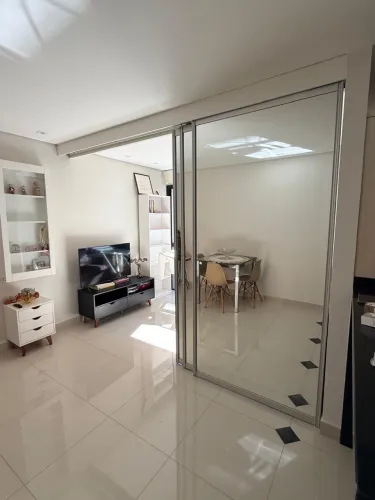 Portas divisórias de correr tripla com espelhos