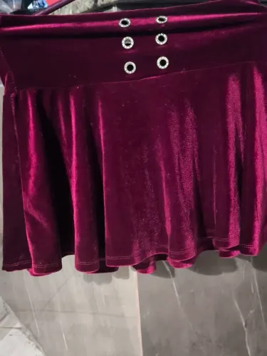 Short Saia curta vinho de veludo
