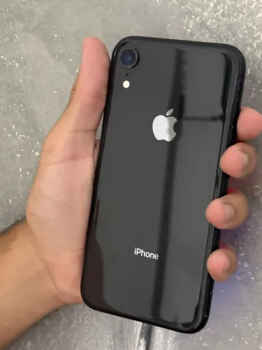 Iphone XR Preto + 4 capinhas