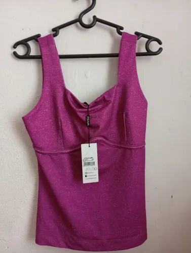 Blusa brilhosa 