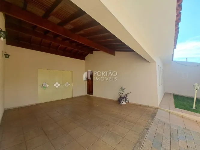 Casa para venda , quintal amplo, ótima localização Alto Paraíso!