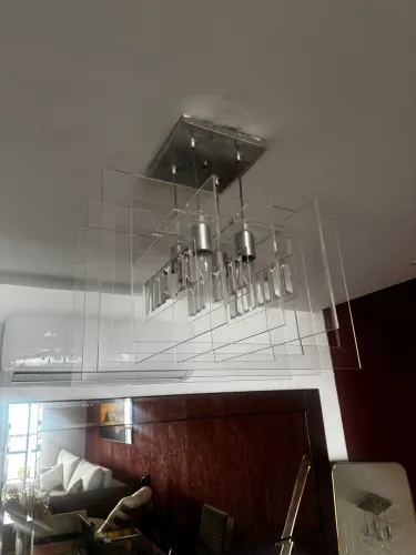 Lustre de acrílico lindo