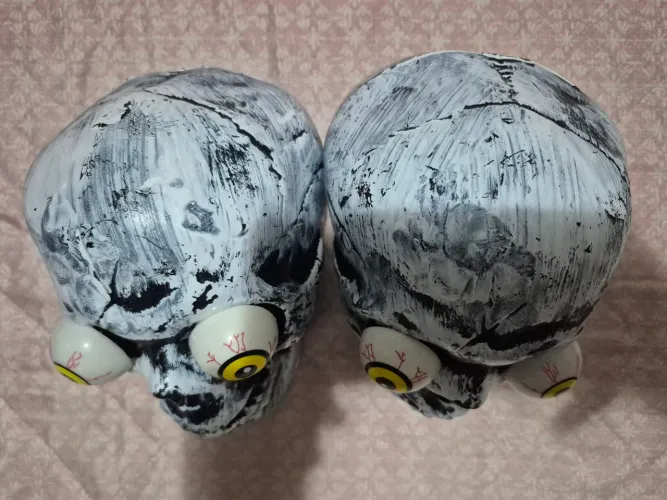 Cranio halloween acende os olhos