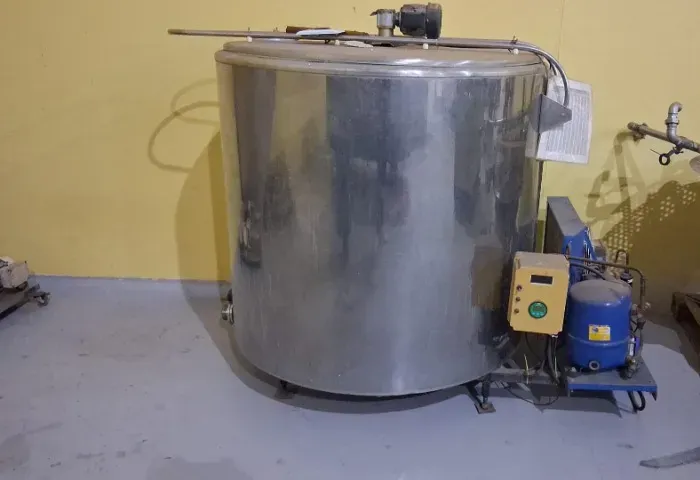 RESFRIADOR TROPICAL COM TANQUE DE 1.000 LITROS