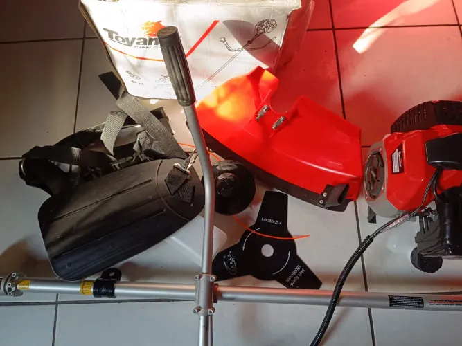 Roçadeira Toyama 2.0 52cc