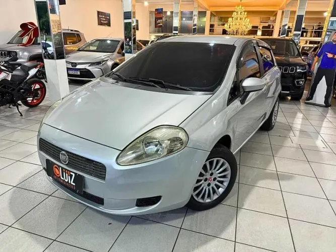 Fiat Punto Attractive 1.4 Fire Flex 8V 5P 2011