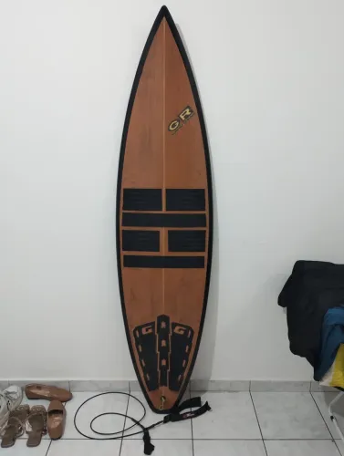 Prancha de surf, com kilha e leash