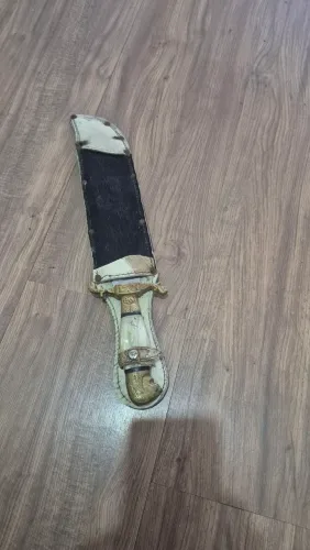 Faca adaga gaúcha, cabo em madrepérola