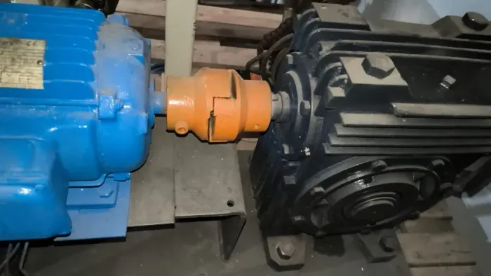 Conjunto motoredutor  Tipo coroa eixo sem fim