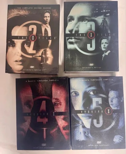 Lote Arquivo X (The X-Files) - 4 Temporadas Completas (Ed. de Colecionador)