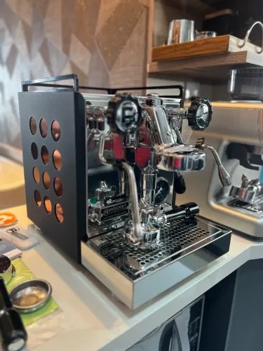 Rocket Appartamento 220v - máquina de espresso