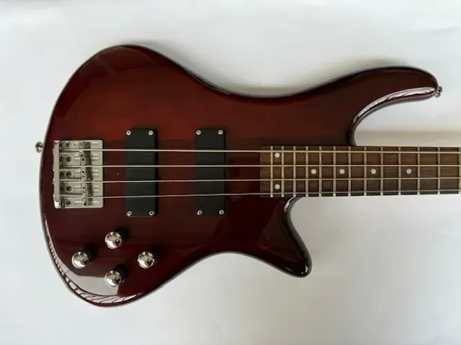 Baixo Schecter (USA), modelo Diamond, 4 cordas, ótimo estado