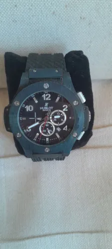 Relógio Hublot. Cronógrafo, a prova d água.