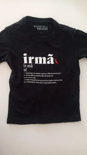Camiseta manga curta preta irmã tamanho 2