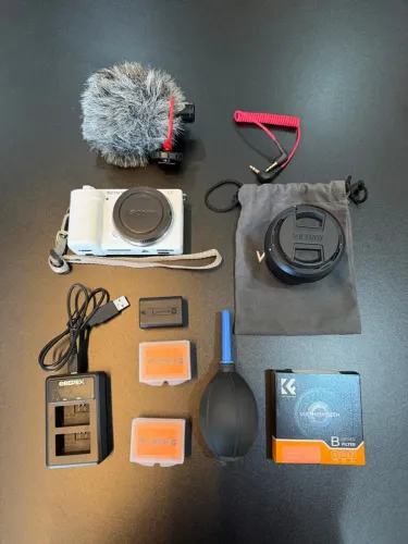 Câmera Sony ZVE10 (Kit completo para criação de conteúdo)