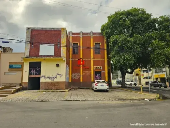 Prédio Comercial no Centro de Esquina com térreo + pavimento