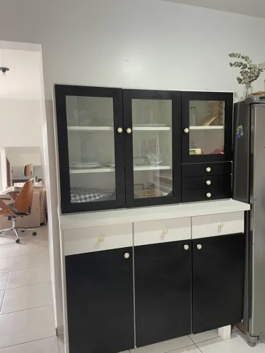 Armário de Cozinha Antigo / Buffet Cristaleira Retrô Preto e Branco