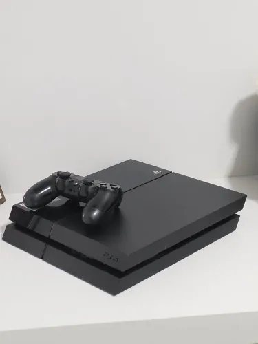 VENDO PLAYSTATION 4 (PS4) ORIGINAL - KIT COMPLETO PARA JOGAR! ? APROVEITE A OPORTUNIDADE!