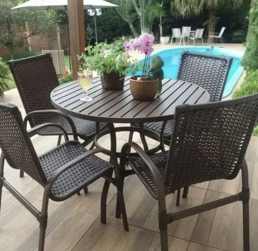 Jogo de mesa com tampo Ripado