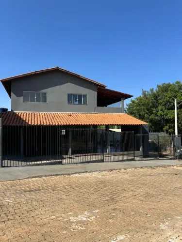 Sobrado à venda no Condomínio Estância Paula Lorrany, Lago Corumba IV.