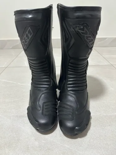 Bota X11