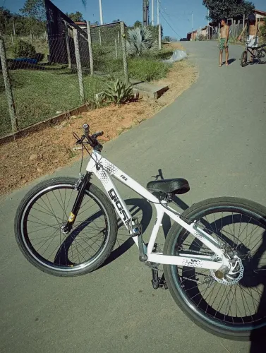 - Bicicleta Gios FRX para manobras