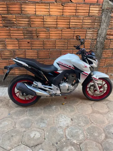 Vendo ou troco em carro do meu interesse