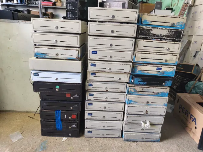 Lote com 35 gavetas caixa para reformar