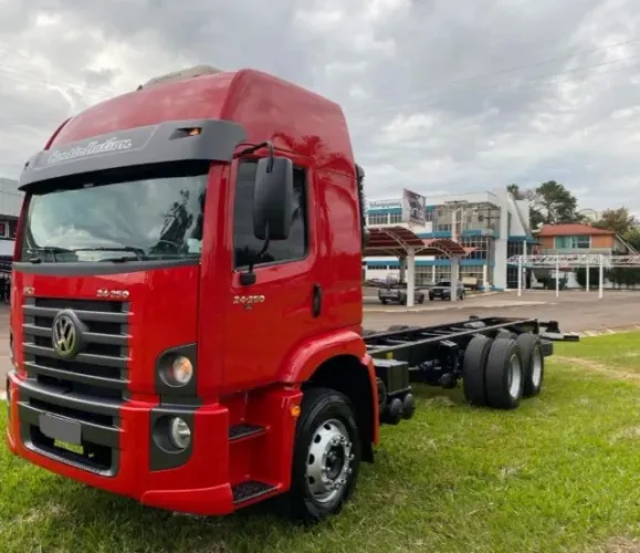 vw 24250 6x2 ano 2011