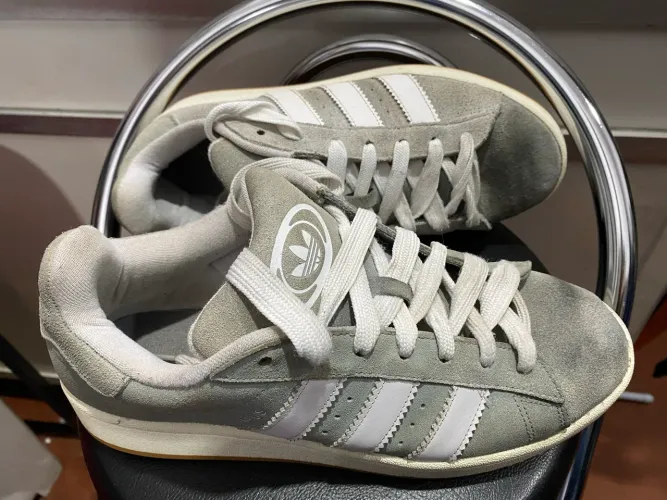 Tênis Adidas Campis Cinza e Branco