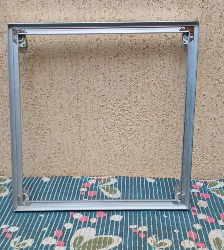 Suporte com rodinhas para vasos
