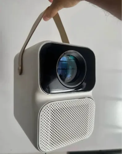 Projetor Wanbo T6 Max (está com uma manchinha na projeção)