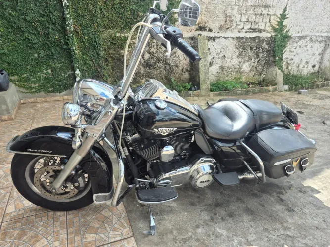 Linda Harley road king equipada 2013 ac troca 