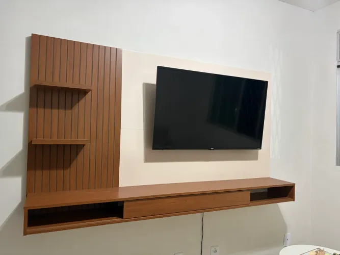 Painel rack suspenso MDF