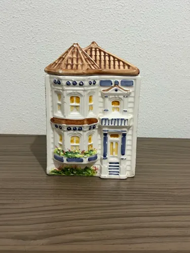 Weiss - Avon Canister Townhouse
