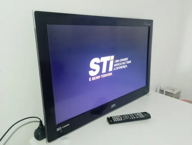TV STI (Semp Toshiba) 32 polegadas